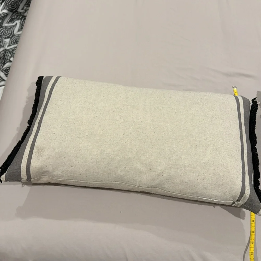 Halloween pillow with zipper closure